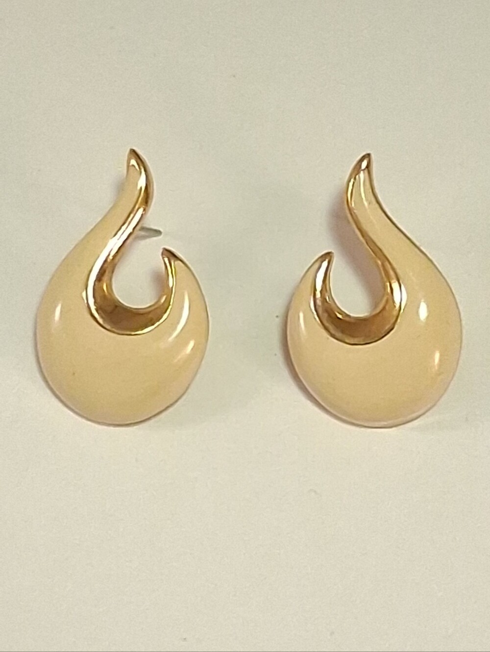 Napier | Vintage | Cream and Gold Swoop | Post-back | Earrings